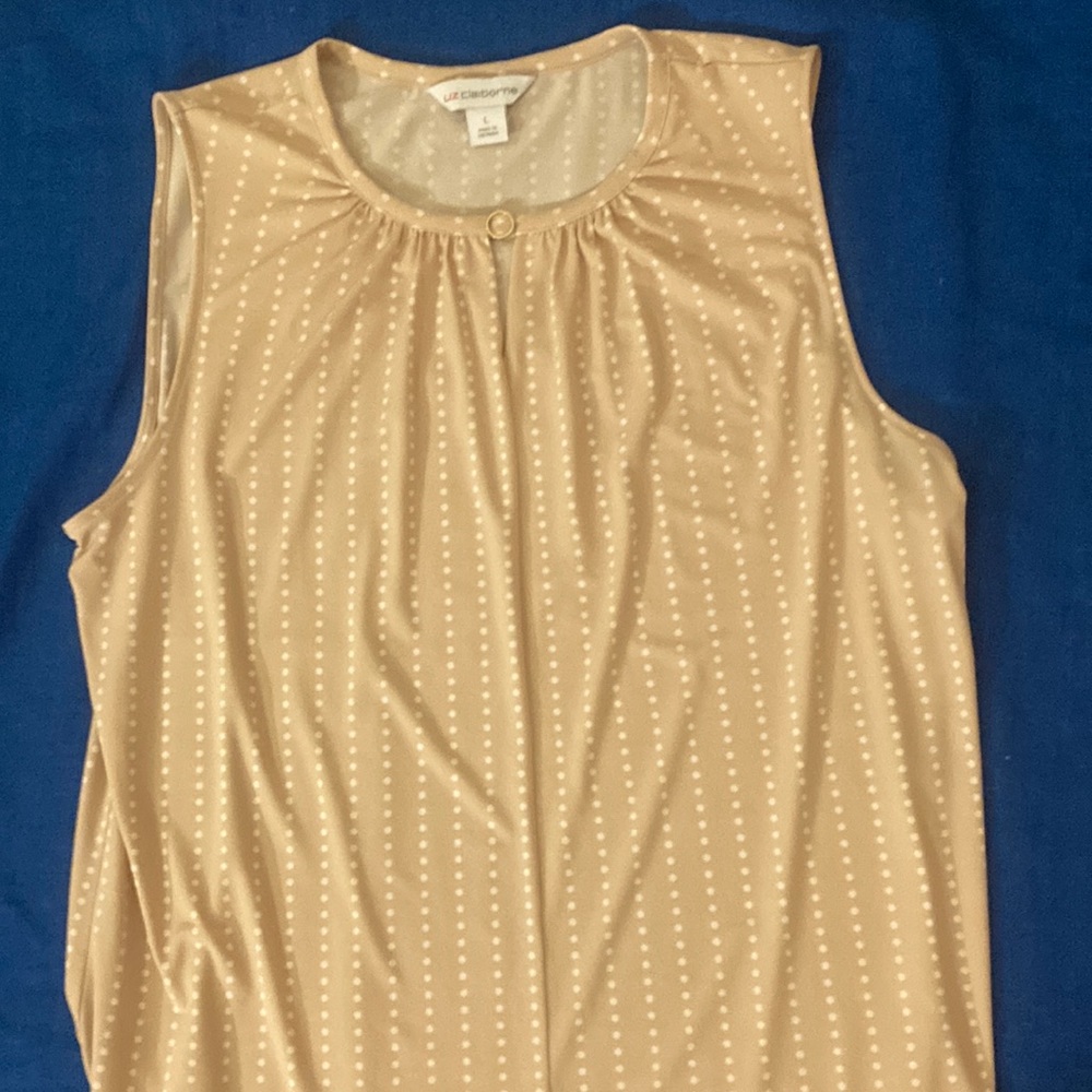 Liz Claiborne SZ Large Sleeveless Top Beige w White Dots - Picture 2 of 5